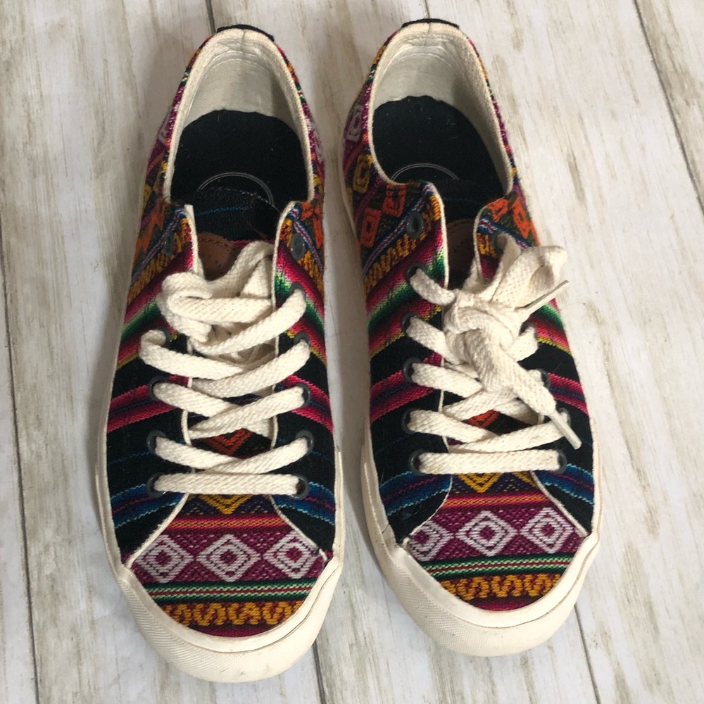 Inkka’s Colorful Lace Up Sneakers LIKE NEW